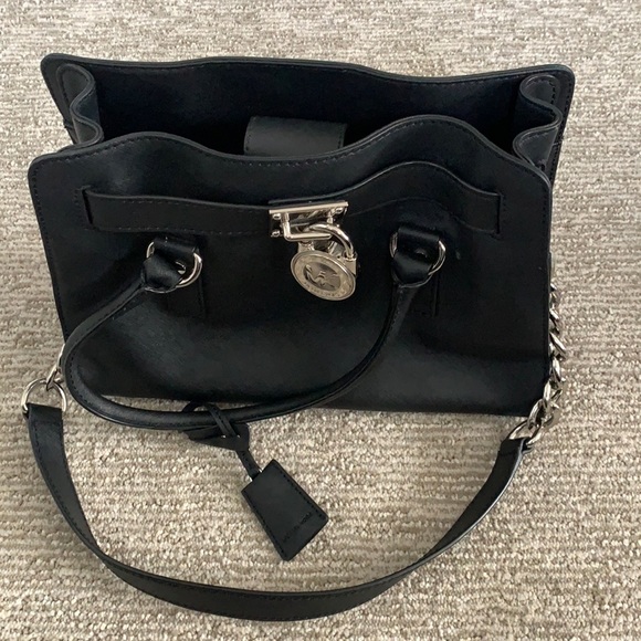 Michael Kors. Black tote handbag. - Picture 1 of 2